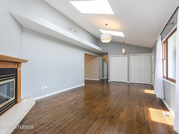 3rd image of 335 Wintree Ln