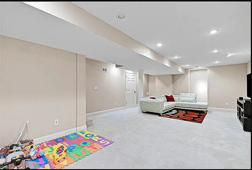 4 bed, 2785 sqft, $3,499 — Photo 4
