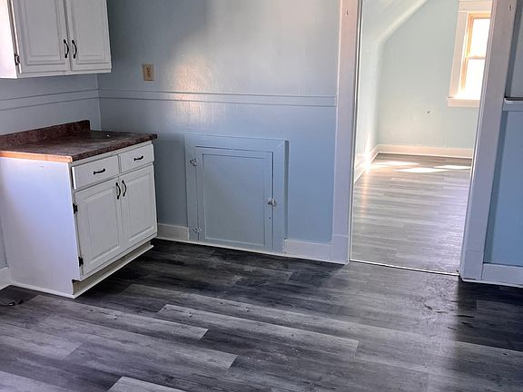 3rd image of 556 18th St APT 3