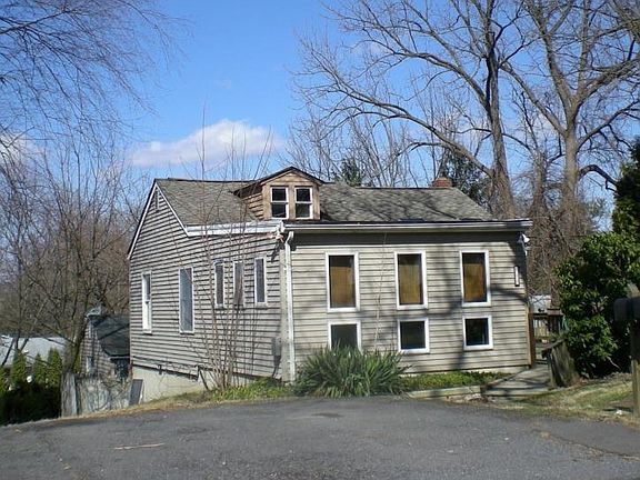 2nd image of 509 Victory Ave