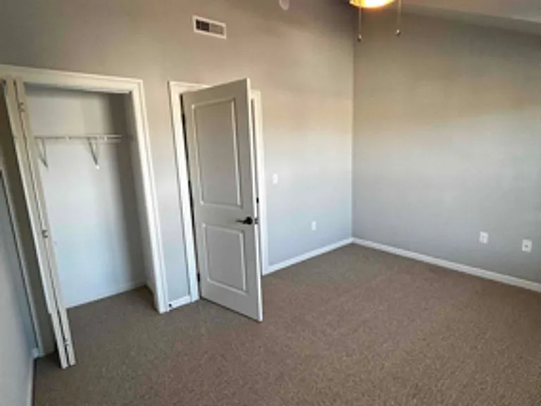 970 Ridge Ave — Photo 7