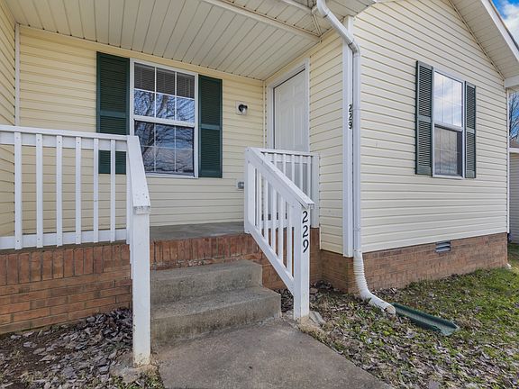 3rd image of 229 Cranklen Cir