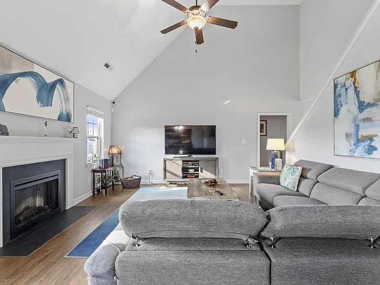 405 Sea Buoy Ln — Photo 7