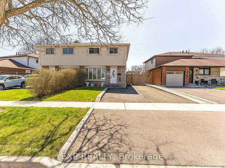 3270 Klaiman Dr — Photo 1