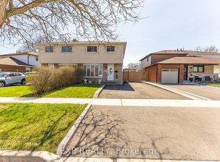 3270 Klaiman Dr, Mississauga, ON L4Y 3C8