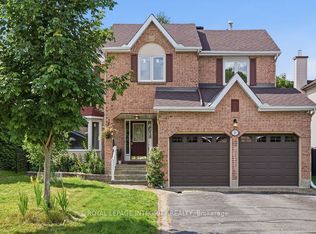 39 Beamish Cres, Ottawa, ON K2K 2R7