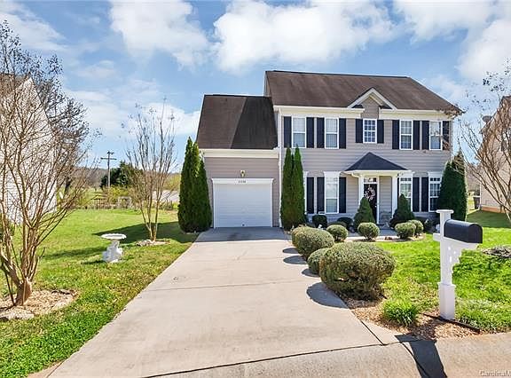 3rd image of 2220 Wexford Way