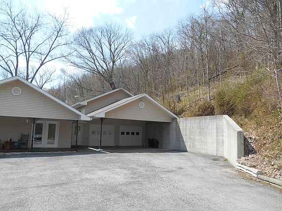 Carport,garage,driveway