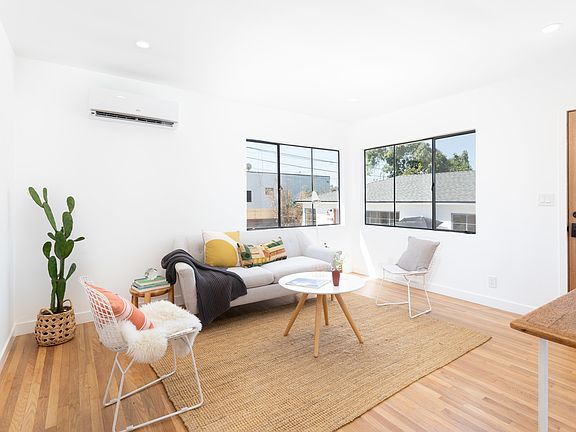 5th image of 2932 Elm St #1-2
