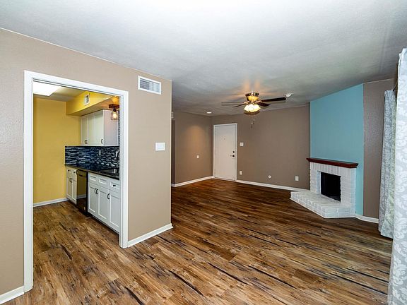 5th image of 3220 69th St APT D6