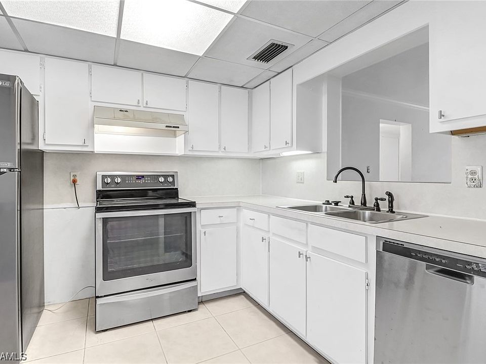 1st image of 2828 Jackson St APT E1