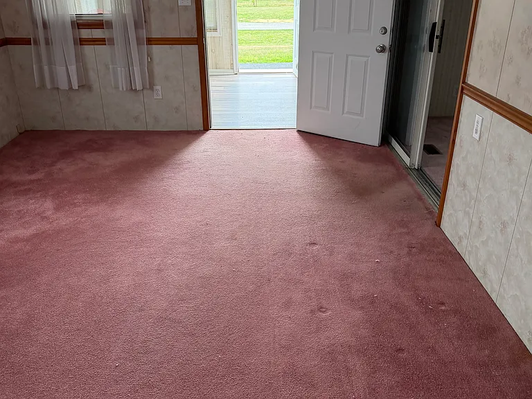 2298 S Dupont Blvd — Photo 2
