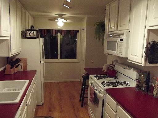 3rd image of 1997 Tall Oaks Dr APT 1A