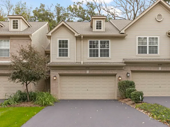 2741 Cobblestone Dr #2741, Crystal Lake, IL 60012