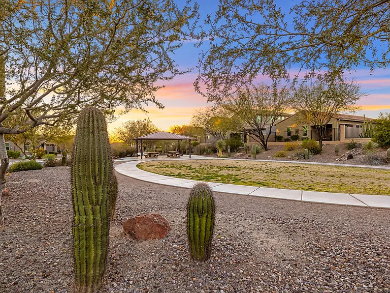 1005 W Lark Bunting Ln — Photo 62