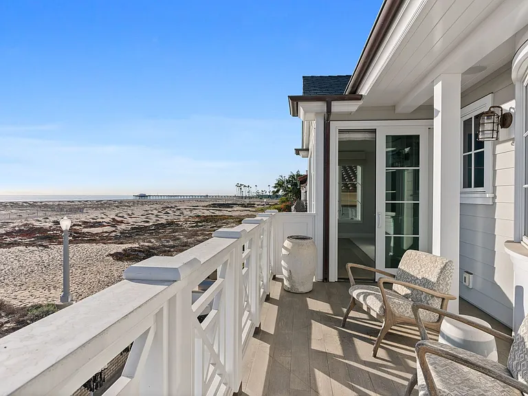 1215 E Balboa Blvd — Photo 38