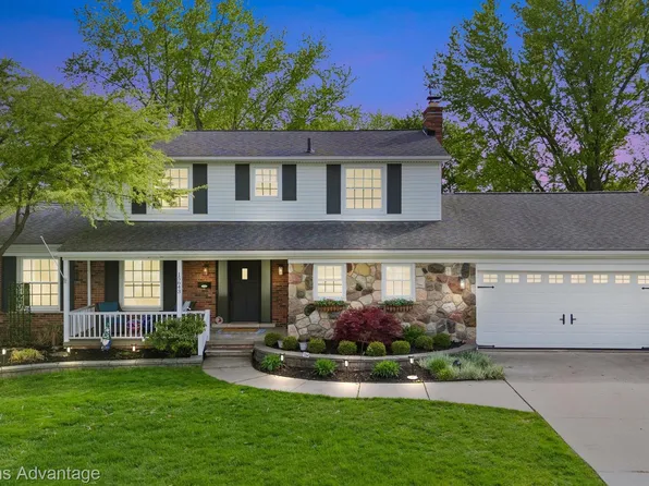 15643 Edgewood St, Livonia, MI 48154