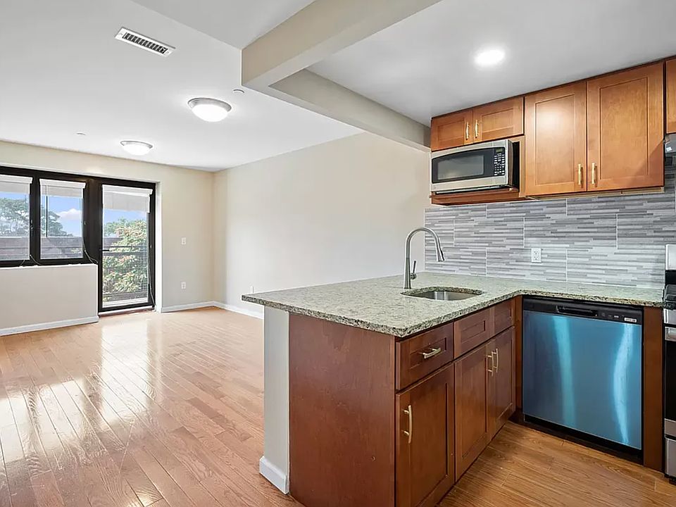 1st image of 172-16 Jamaica Ave #602
