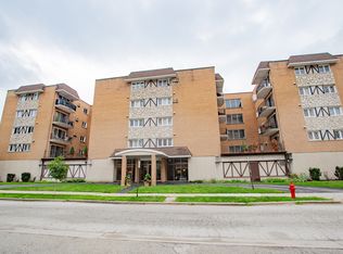 1633 River St APT 2A, Des Plaines, IL 60016