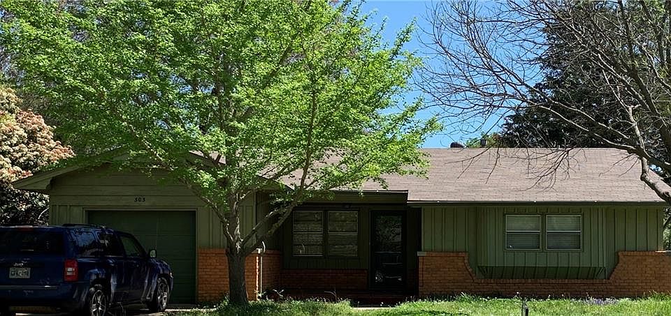 1st image of 303 S Mercedes Dr