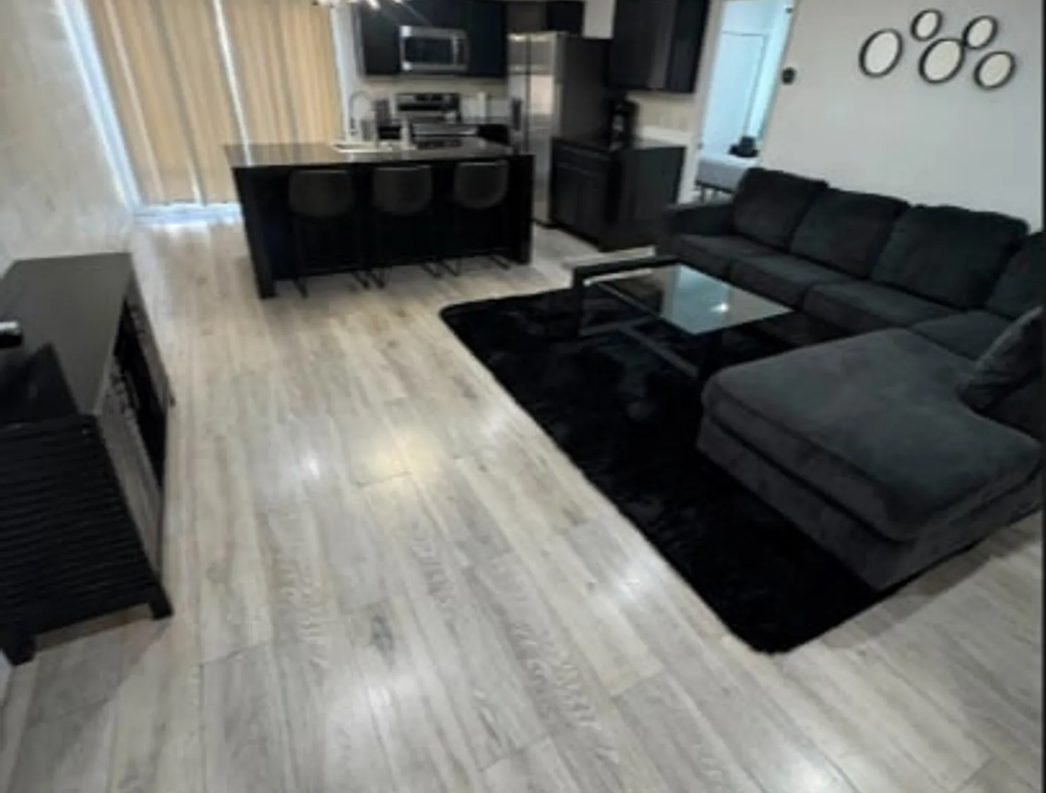 2 bed, 2.0 bath, $4,730 — Photo 2