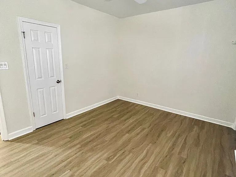 105 Summit St — Photo 9