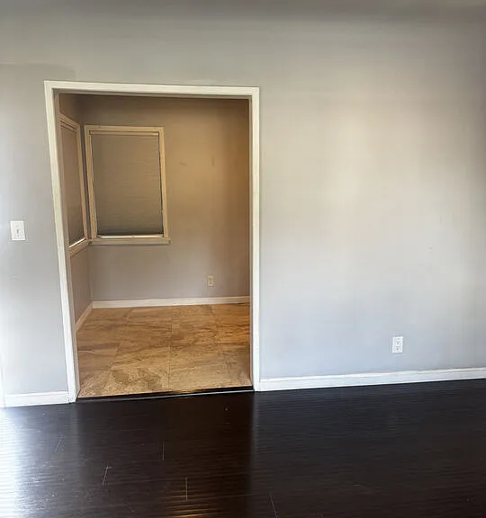 1233 Gordon St — Photo 3