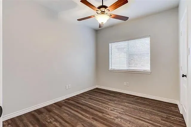 3711 Old Orchard Ct — Photo 2