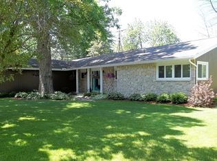 5609 Summerset Dr, Midland, MI 48640