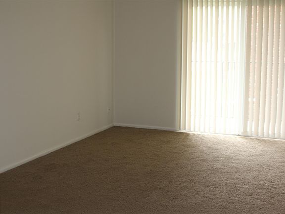 3rd image of 9130 E 10th St APT 4