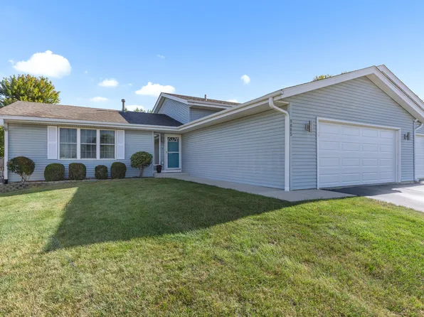 9885 Highstone Dr, Roscoe, IL 61073