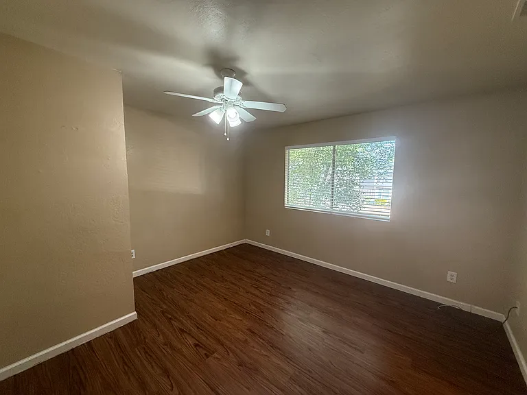 403 Maple St #B — Photo 10