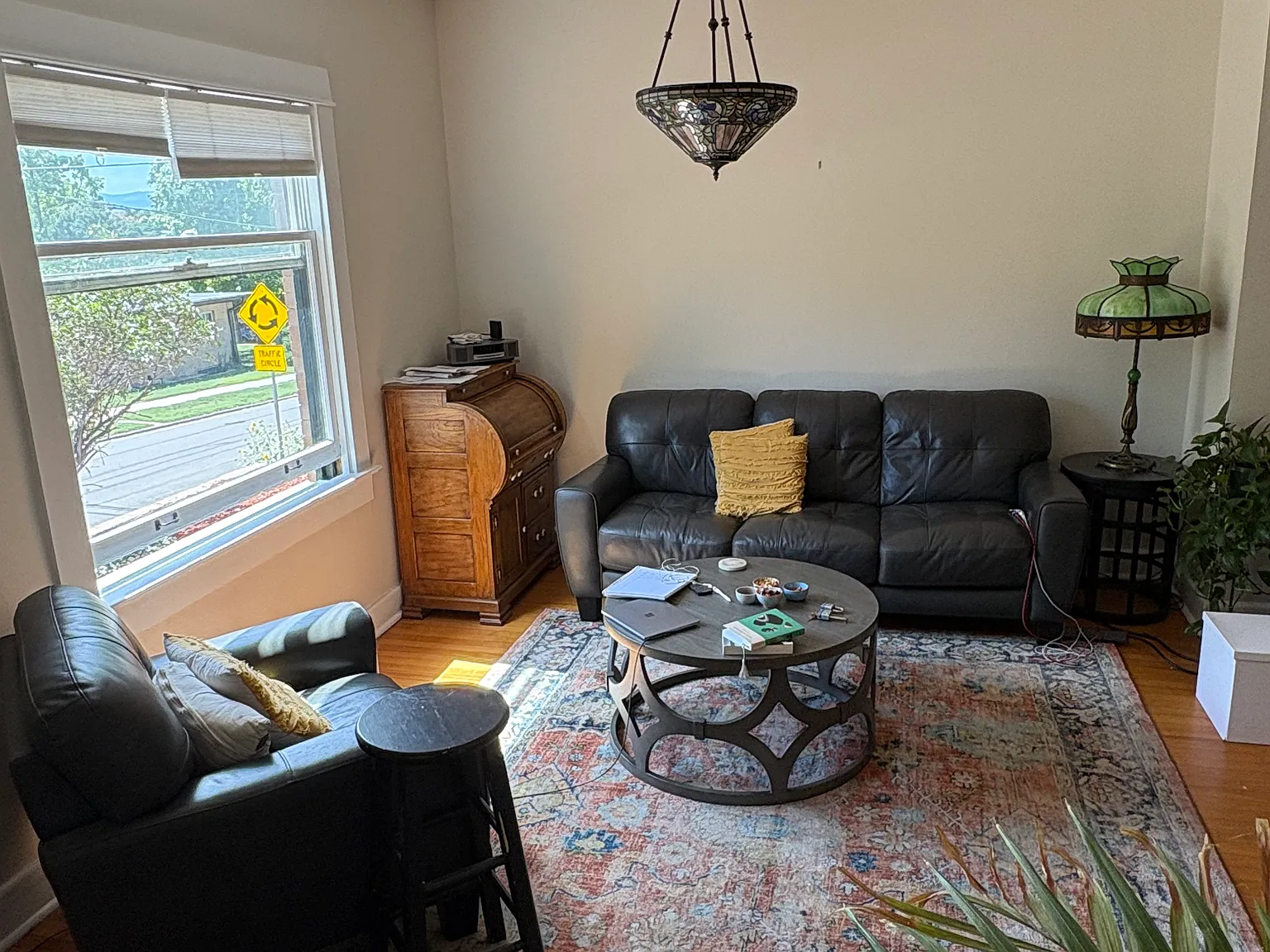 4 bed, 1900 sqft, $4,000 — Photo 2