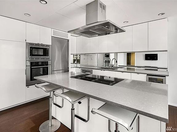 4th image of 1107 1st Ave APT 808