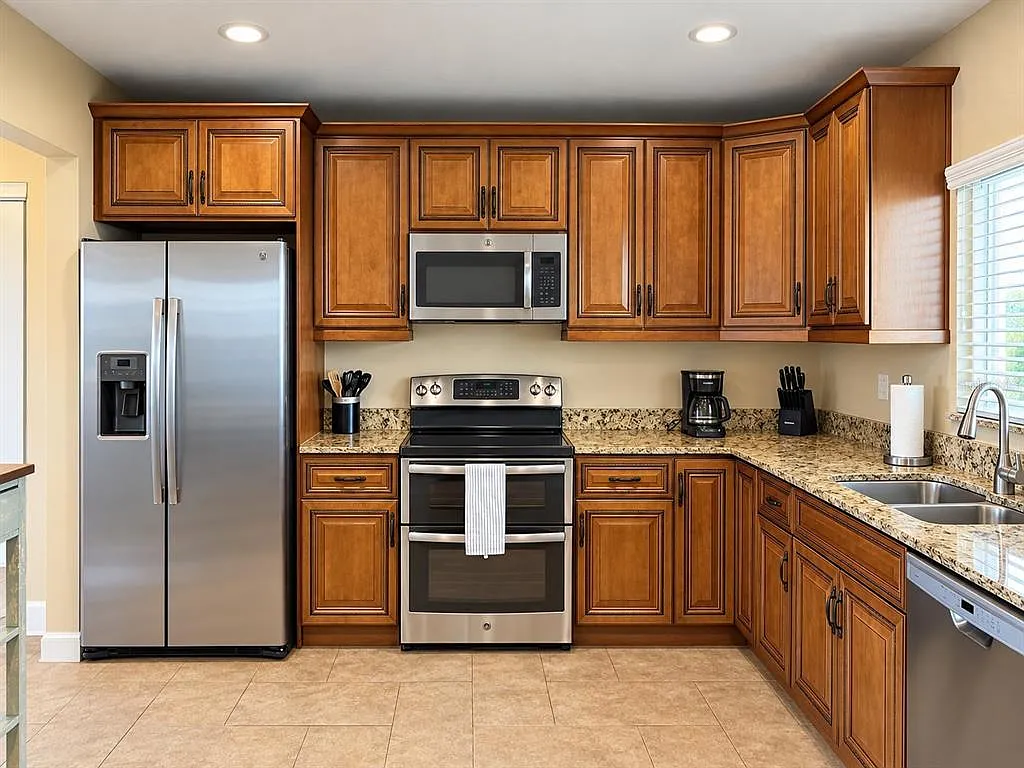 2 bed, 2.0 bath, 1361 sqft, $3,500 — Photo 2