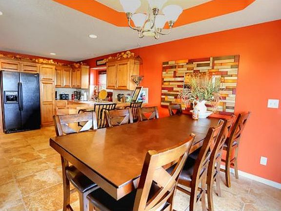 4th image of 1004 NW Hickory Ct