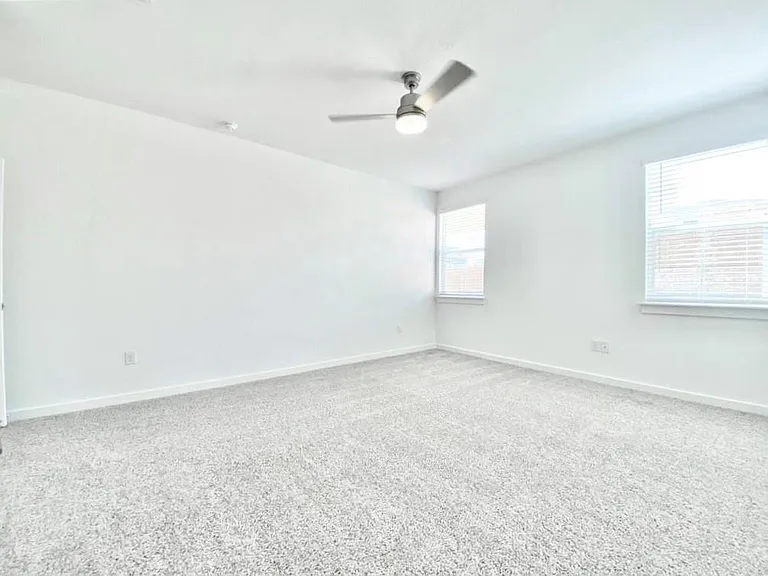 7925 Linnie Ln — Photo 16