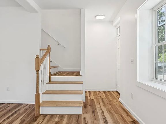 2nd image of 1101 Washington St