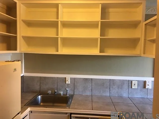 561 E State St #2 — Photo 10
