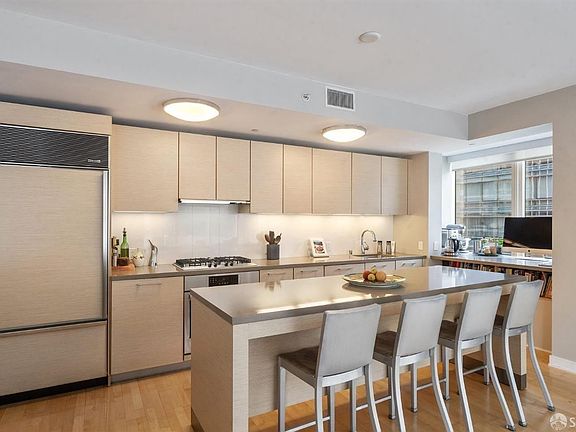 5th image of 301 Mission St APT 15F