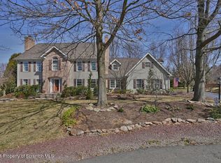 105 Morningside Rd, Waverly Township, PA 18411