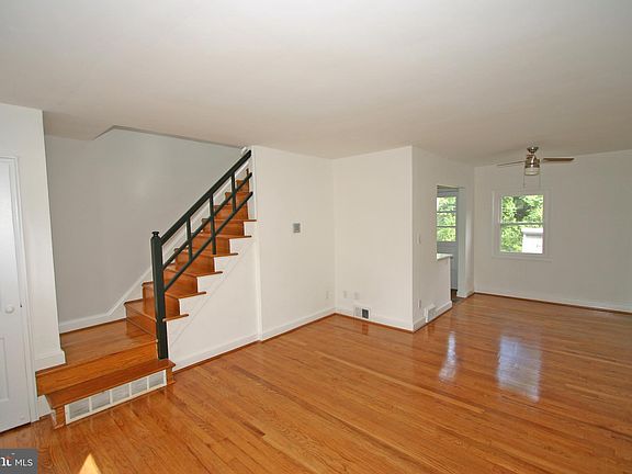 4th image of 439 Mount Vernon Ave