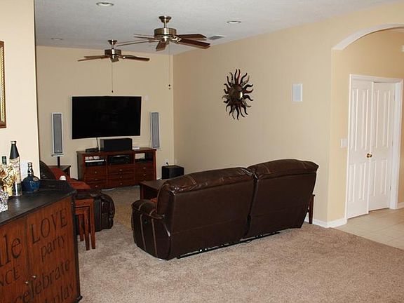 4th image of 19138 Weymouth Dr