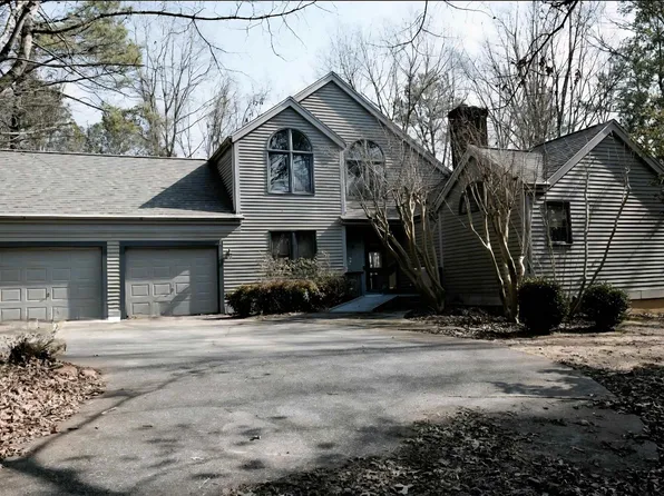 1200 Pine Ridge Cir, Sylacauga, AL 35150