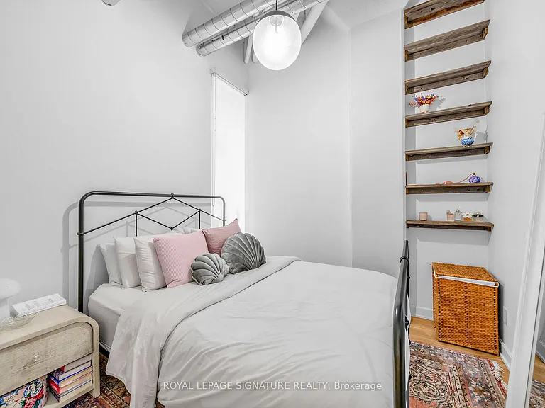 380 Macpherson Ave #422 — Photo 16