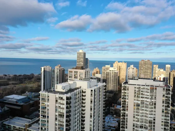 1455 N Sandburg Ter APT 1105, Chicago, IL 60610