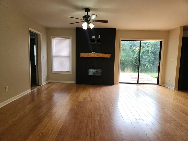 3483 Arvin Dr — Photo 2