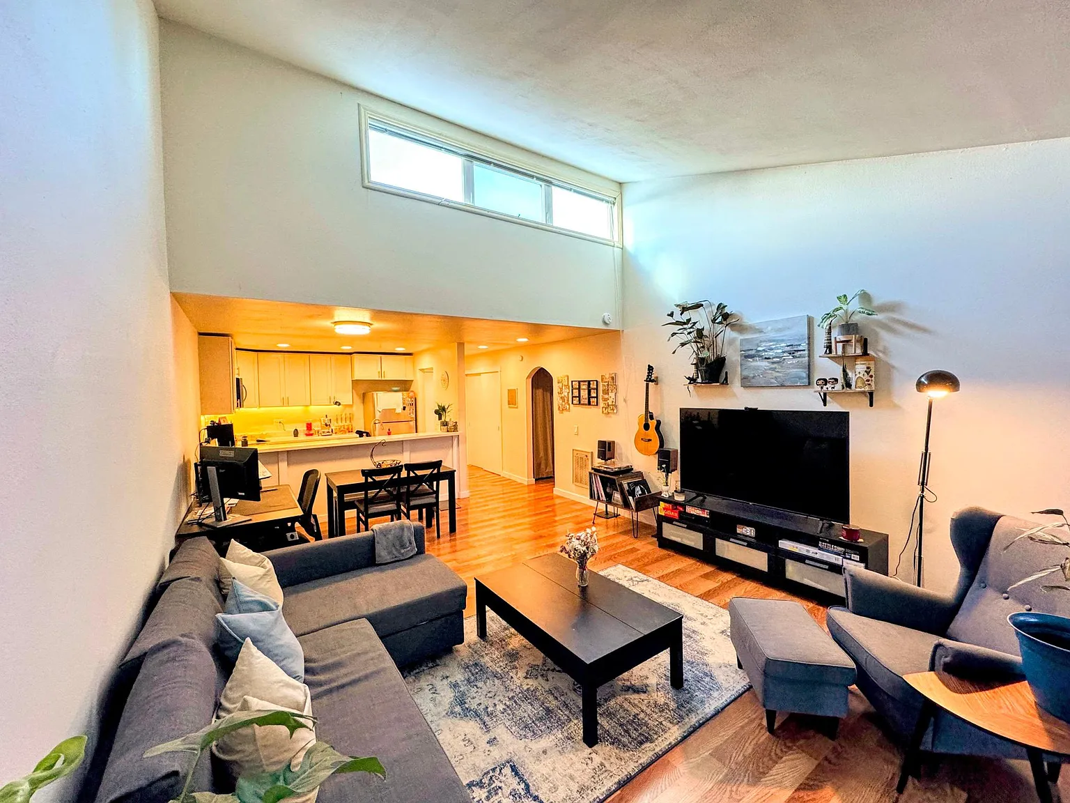 1 bed, 827 sqft, $2,200 — Photo 1