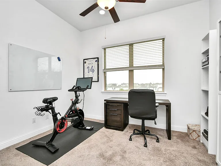 11012 Mikula Dr — Photo 19