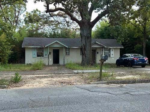 1st image of 218 W Society Ave